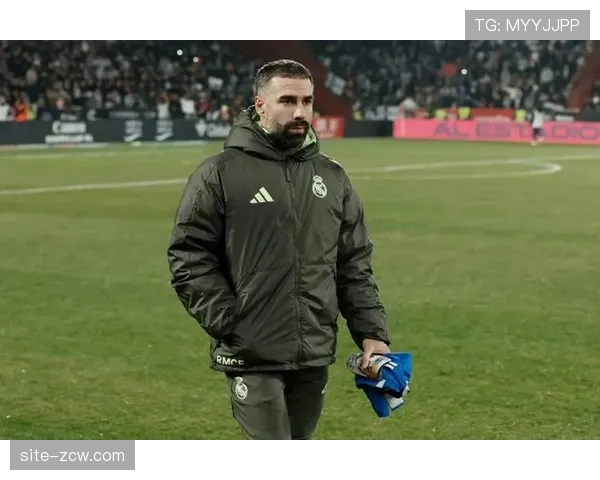 阿韦洛亚边后卫助攻策略 卡瓦哈尔前压留下身后空当被利用